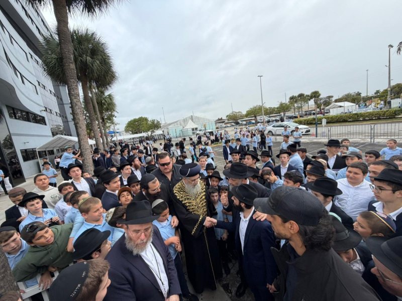 באדיבות המצלם