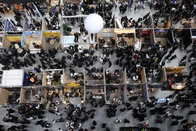 יעקב נחומי, אריאל אוחנה, אברהם כהן