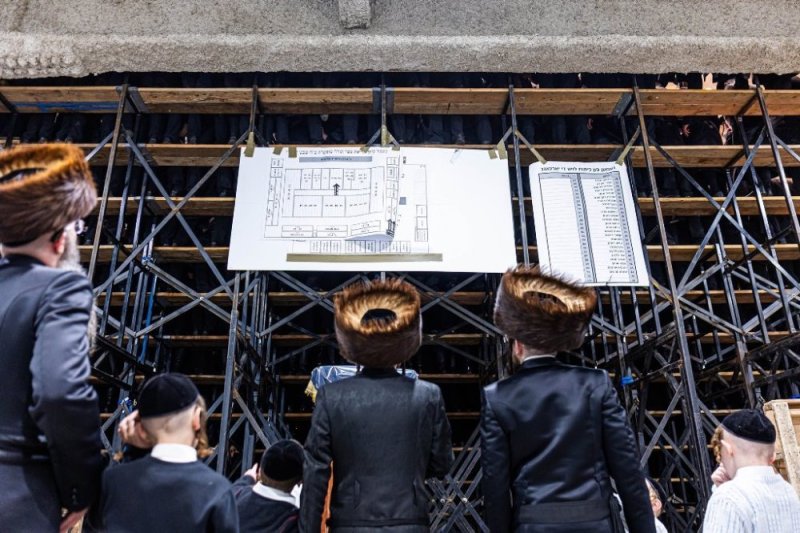 אלי וואהל, איצי מ.