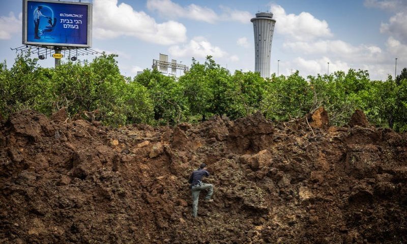 עקב טיל חות'י שנורה לעבר נתב"ג: דייל תובע את חברת התעופה