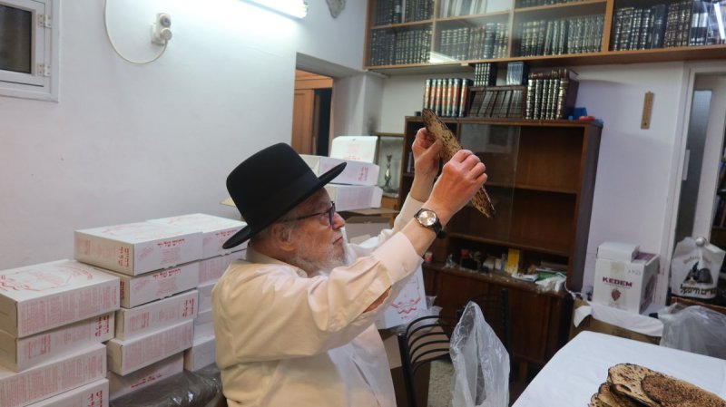 באדיבות המצלם