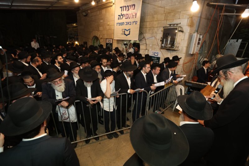 באדיבות המצלם