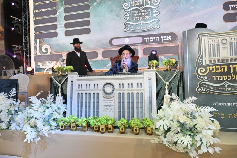 באדיבות המצלם