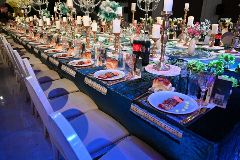 באדיבות המצלם