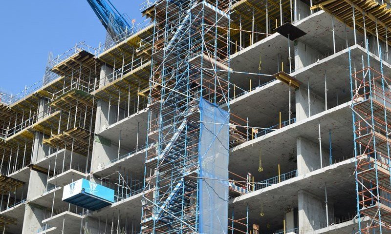 תאונת הבנייה בגבעת זאב: כתב אישום נגד מנהל העבודה ואחראי הבטיחות