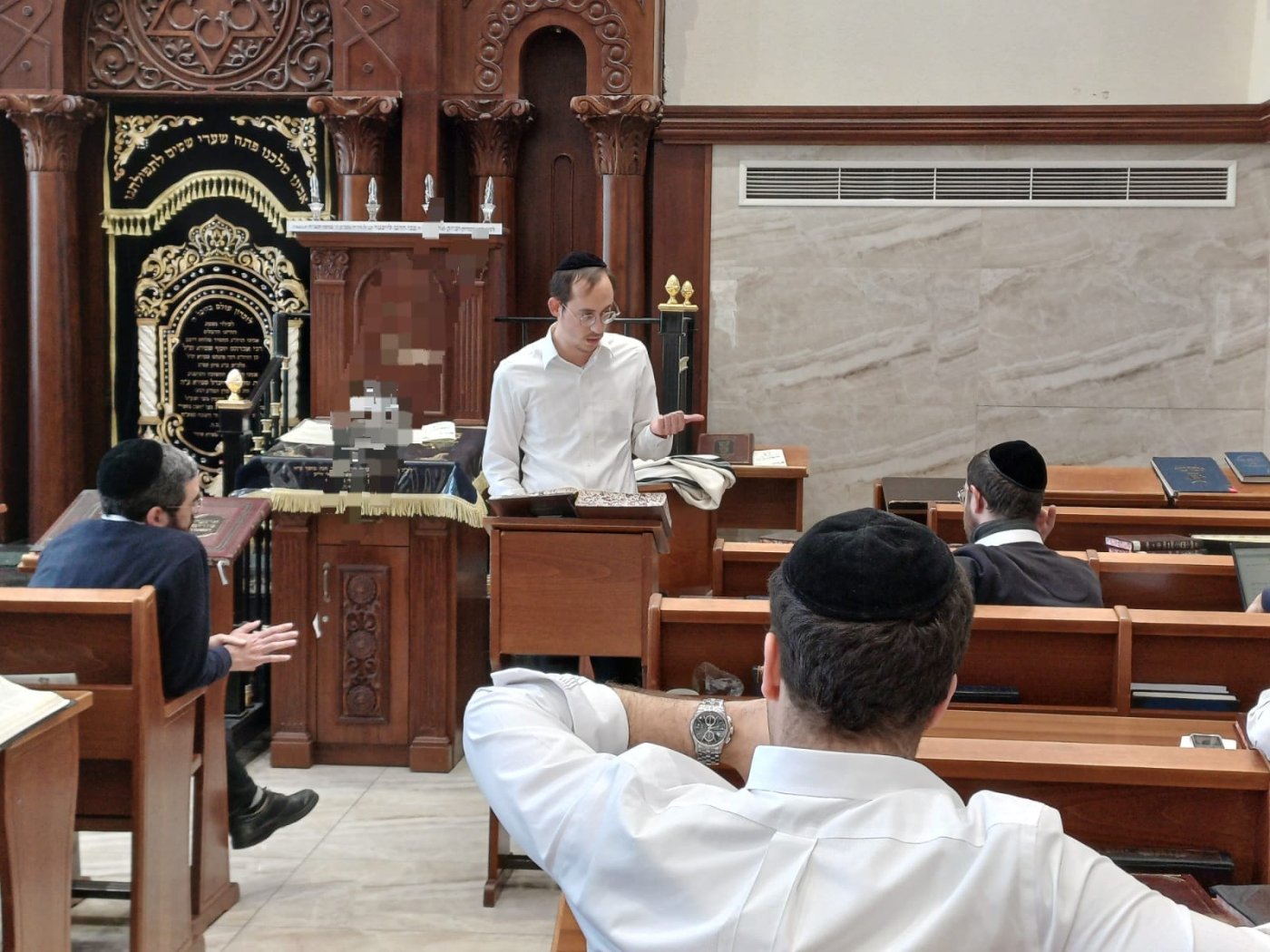 באדיבות המצלם