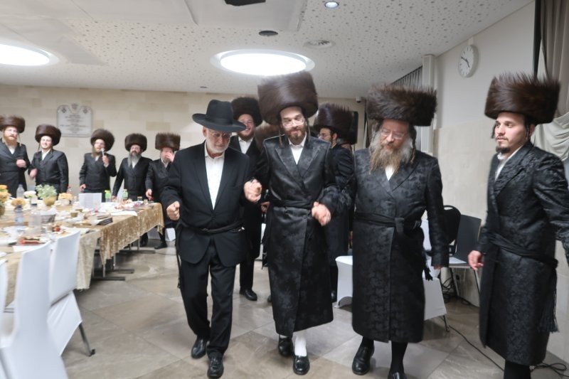 באדיבות המצלם