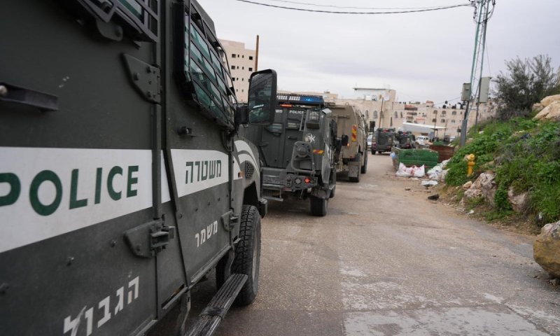 תמונות של סינוואר וערפאת בבית הספר: המנהלת נעצרה