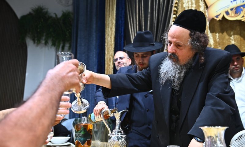 ישועות מגביע הצדיק: המונים בהילולת הצדיק מרעננה זצ"ל