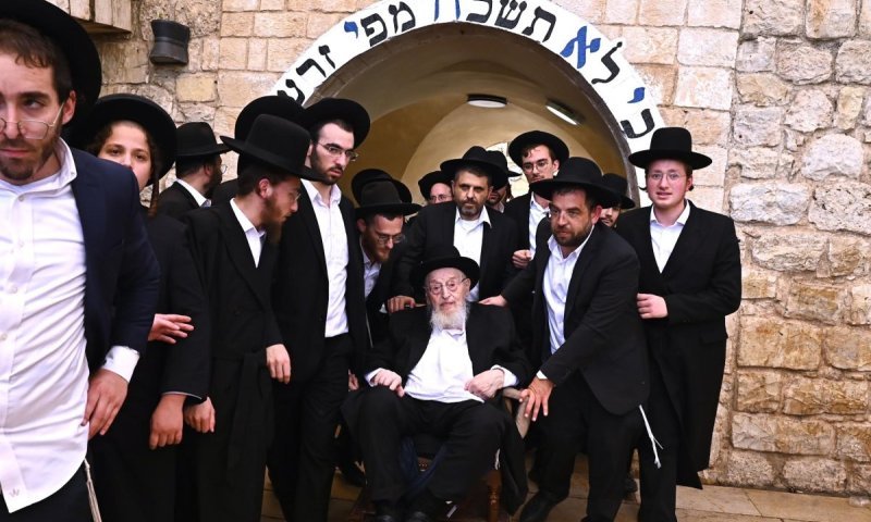 המסע המפתיע לקראת יום כיפור: ראש הישיבה עלה לציון הרשב"י | צפו בתיעוד