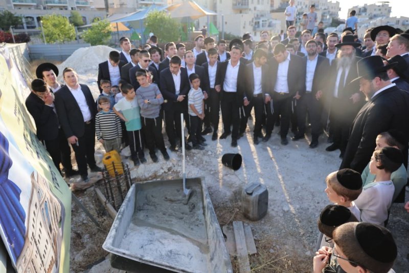 באדיבות המצלם