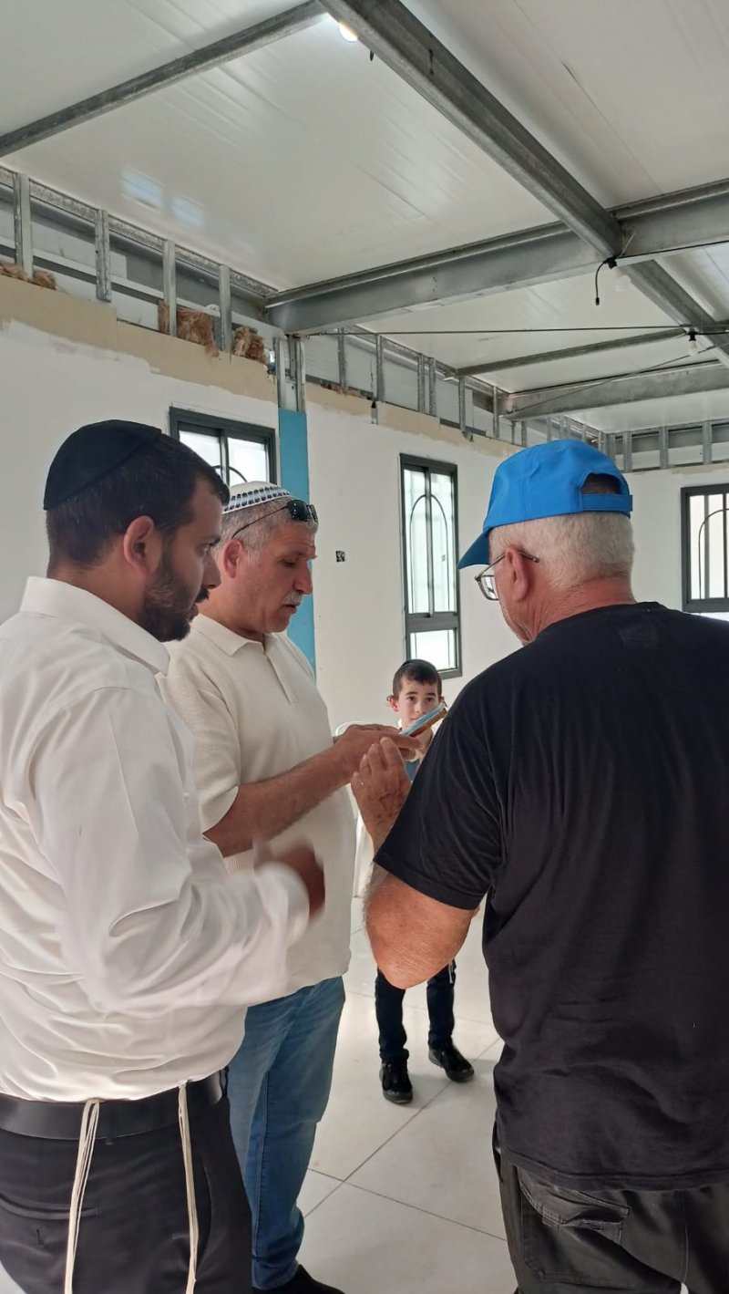 באדיבות המצלם