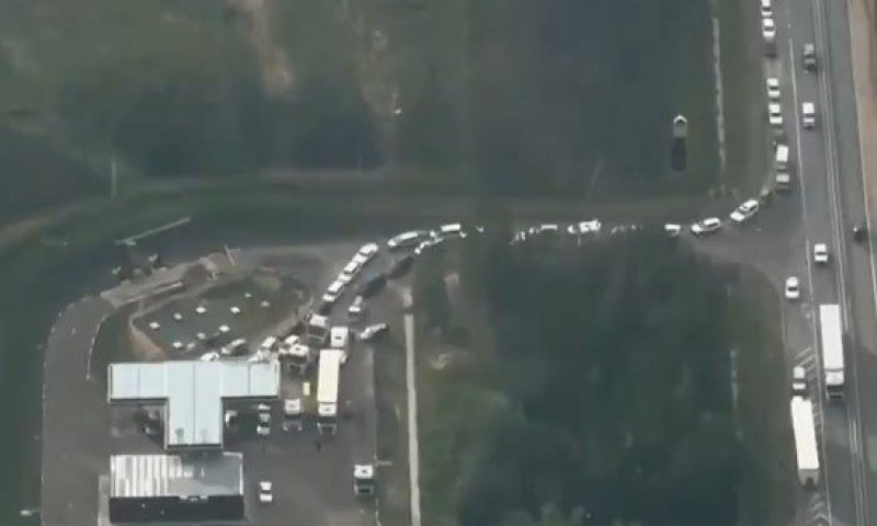 משבר הנפט ברוסיה: תורים ארוכים בתחנות הדלק