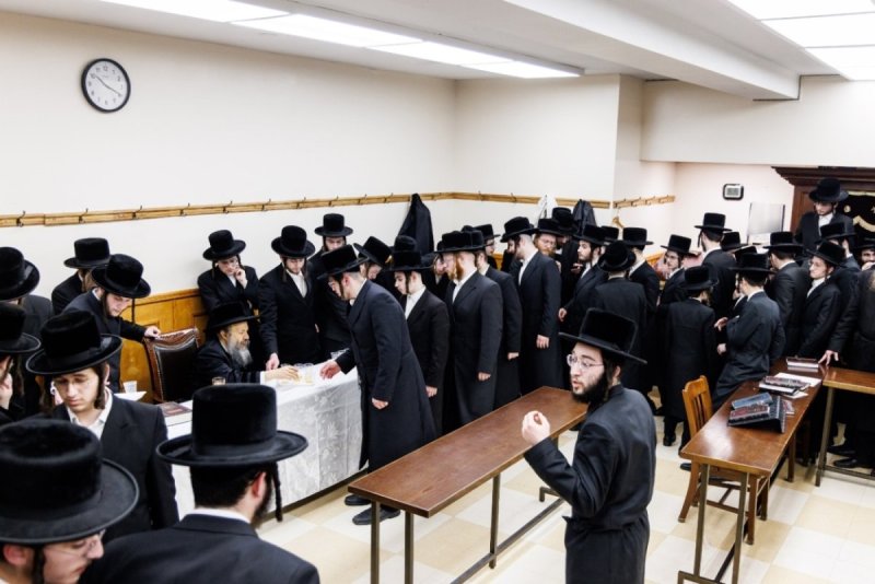 אברומי בלום, אחים לאנטשעווסקי, אייזיק י.