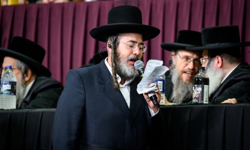 ישראל אדלר, יונגערליך, שירה ויואלי פישר בביצוע לייב ל-"מעליצער ידיד נפש"