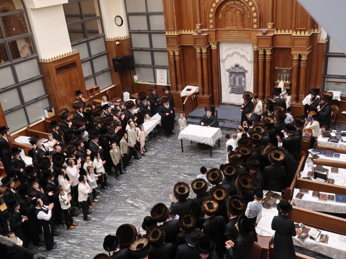 באדיבות המצלם