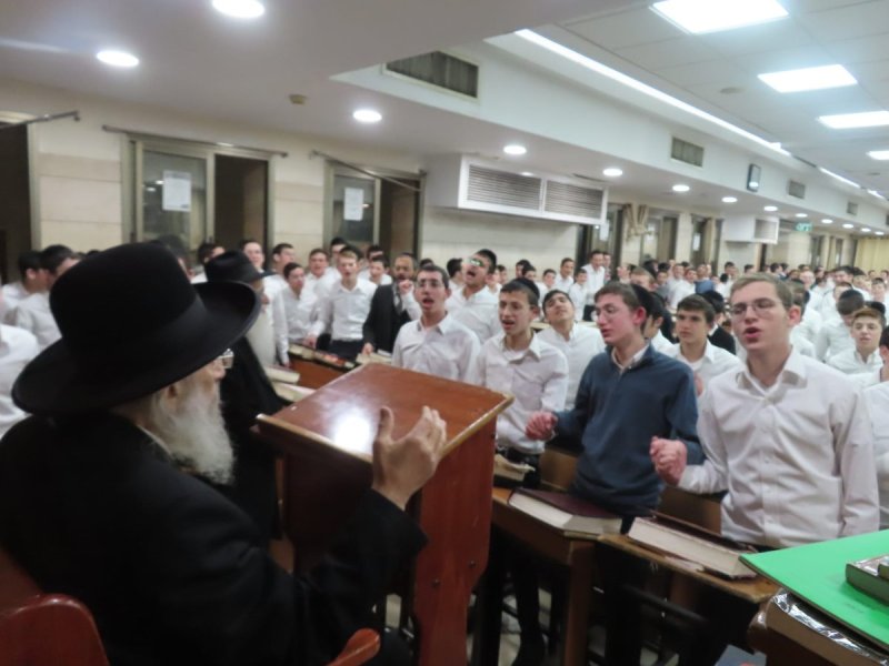 באדיבות המצלם