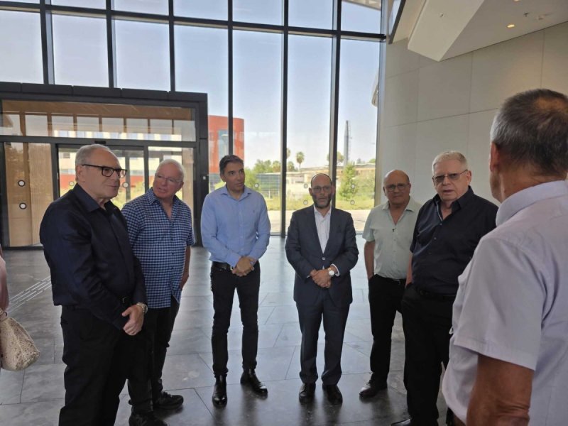 באדיבות המצלם