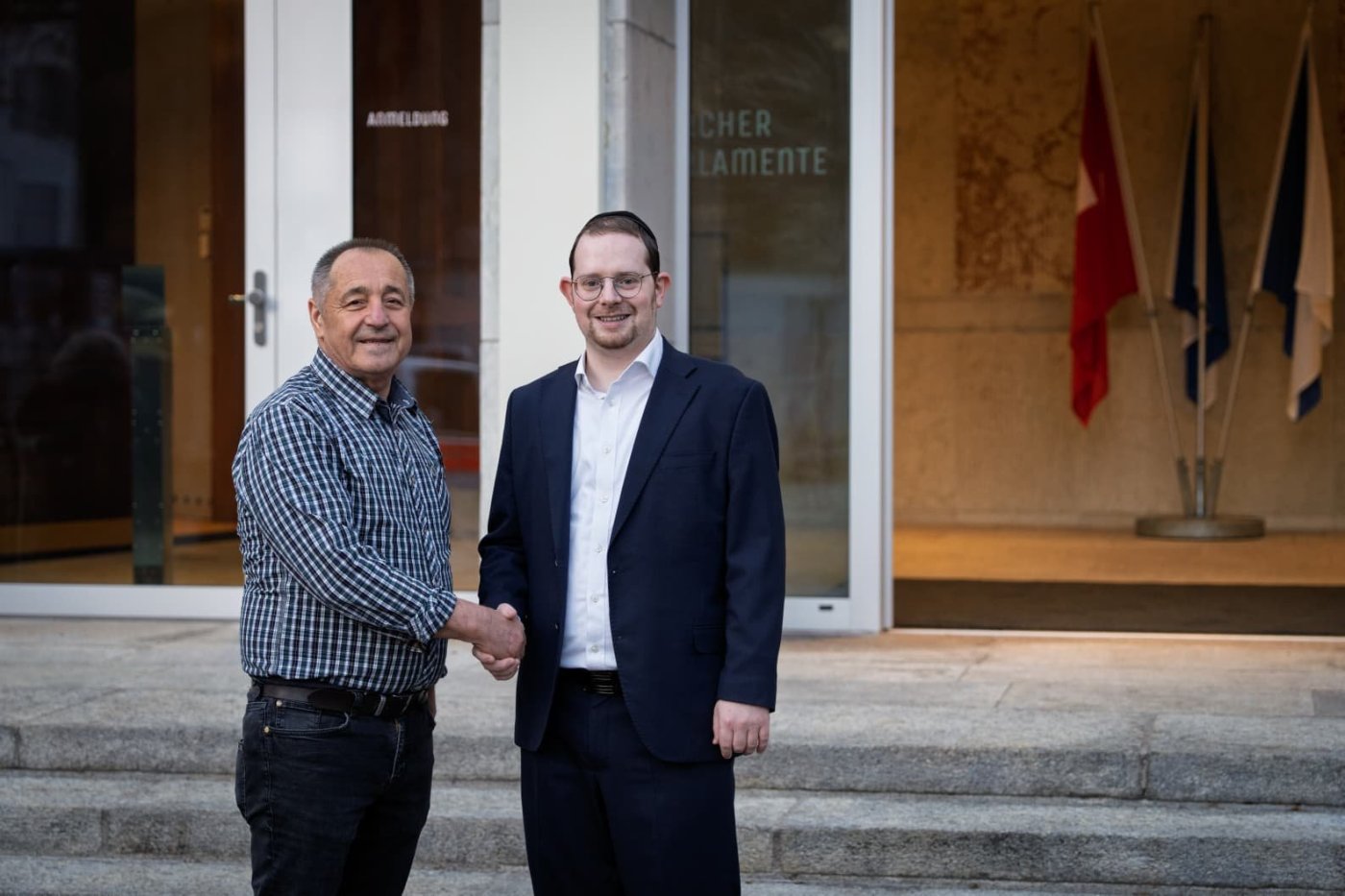 באדיבות המצלם