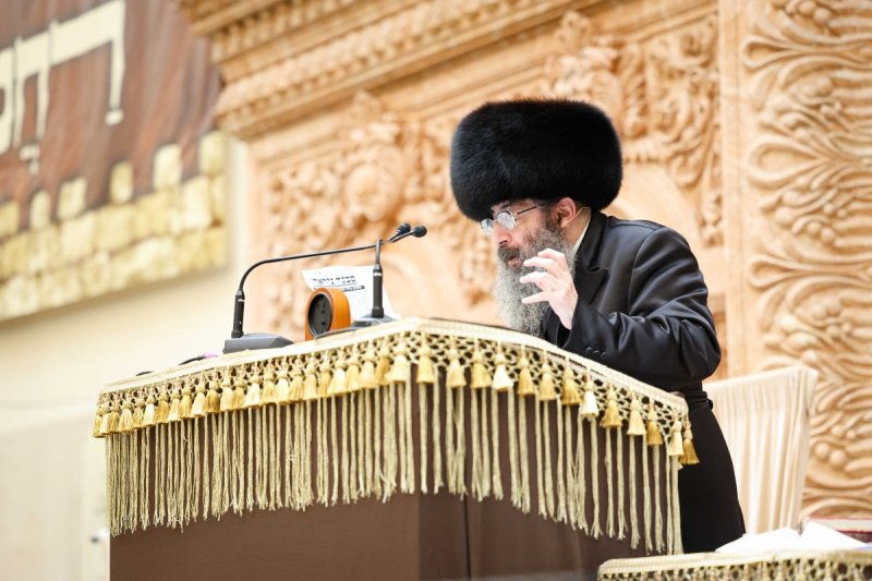 משה גולדשטיין, א. איזנבאך וארי קופרשטוק.