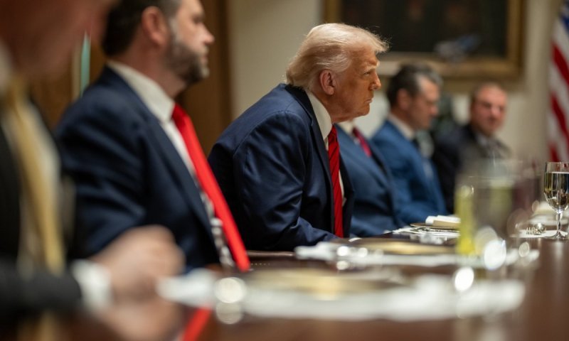 הסנאטור המקורב לטראמפ: "ההחלטה התקבלה, הספינות לא פה בגלל מזג האוויר"