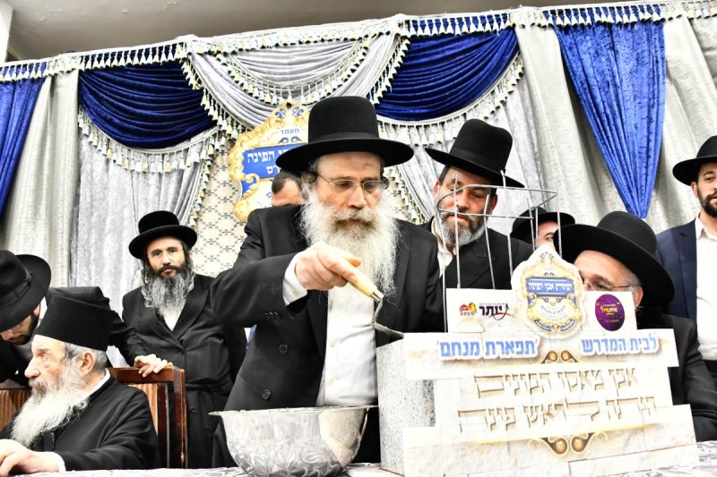 באדיבות המצלם