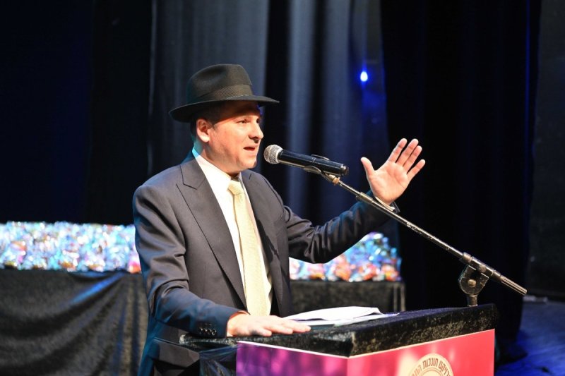 באדיבות המצלם