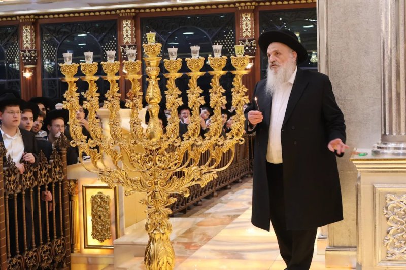 באדיבות המצלם