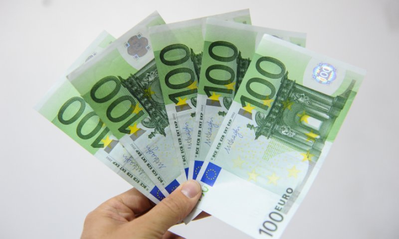 המשקיעים בהלם: האירו מתקרב לרמת שפל היסטורית