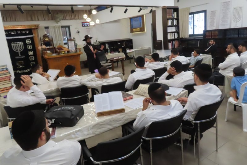 באדיבות המצלם