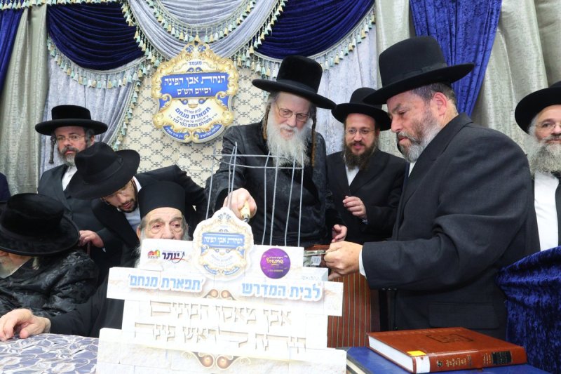 באדיבות המצלם