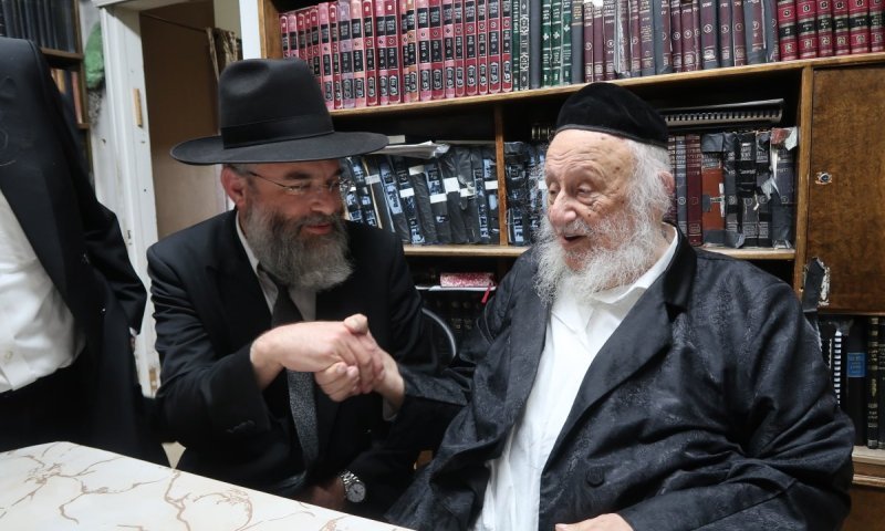 הרב שביקש לא לשבת במזרח הוכתר במעונו של ראש הישיבה