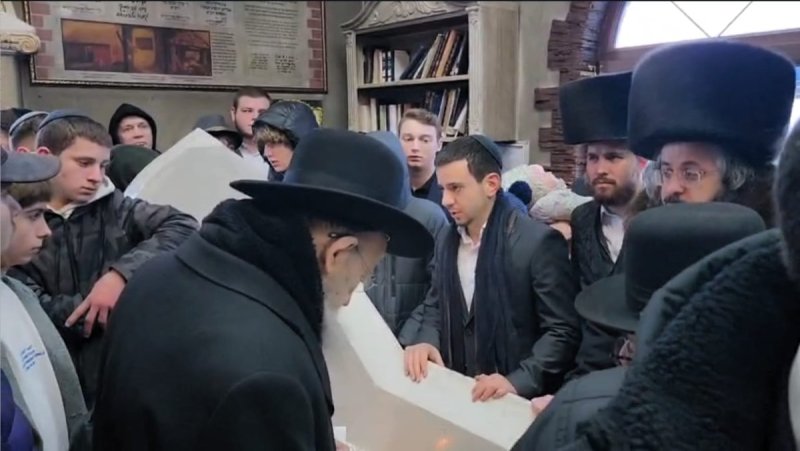 באדיבות המצלם