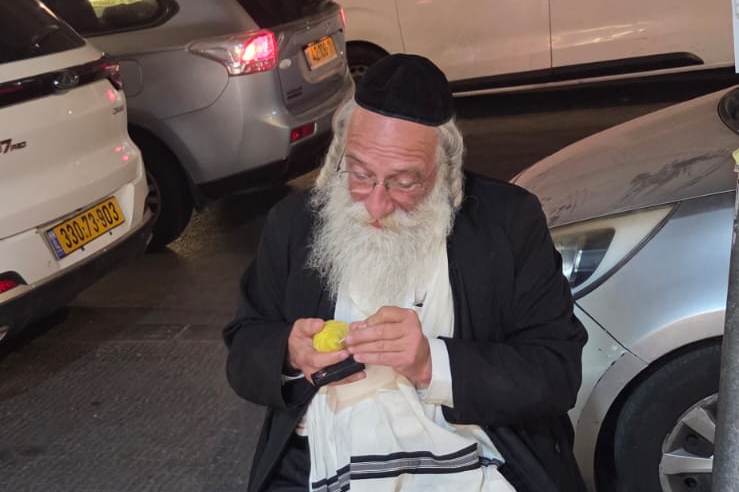 באדיבות המצלם