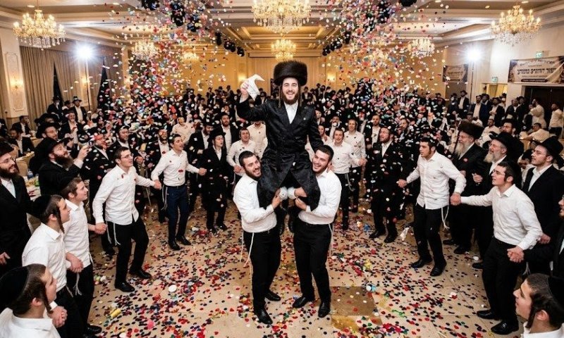 נוצץ מבחוץ, יקר מבפנים: הקרב של אולמות השמחות נגד הקונפטי