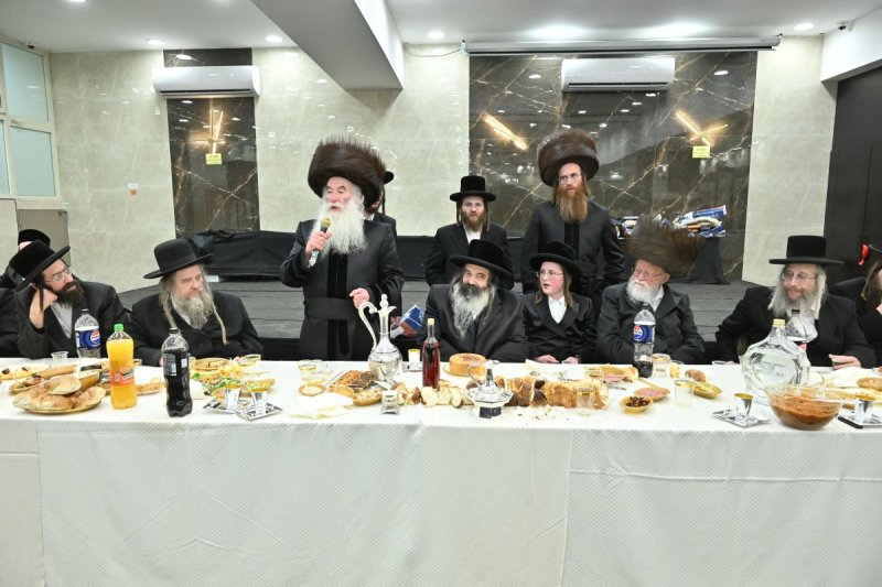 באדיבות המצלם