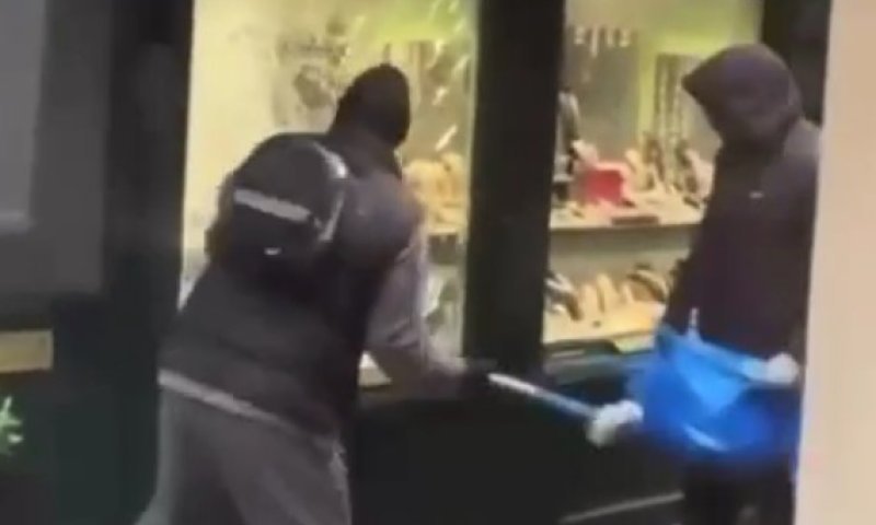 לאור יום ולעיני התושבים: שוד חנות תכשיטים במרכז לונדון