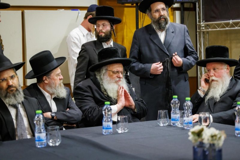 דניאל נפוסי ומאיר זלזניק