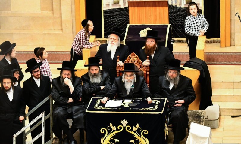 האדמו"ר מויז'ניץ ממונסי בבני ברק: מסר שיחות חיזוק ועלה לציון | תיעוד
