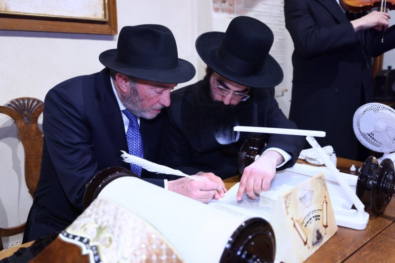 באדיבות המצלם