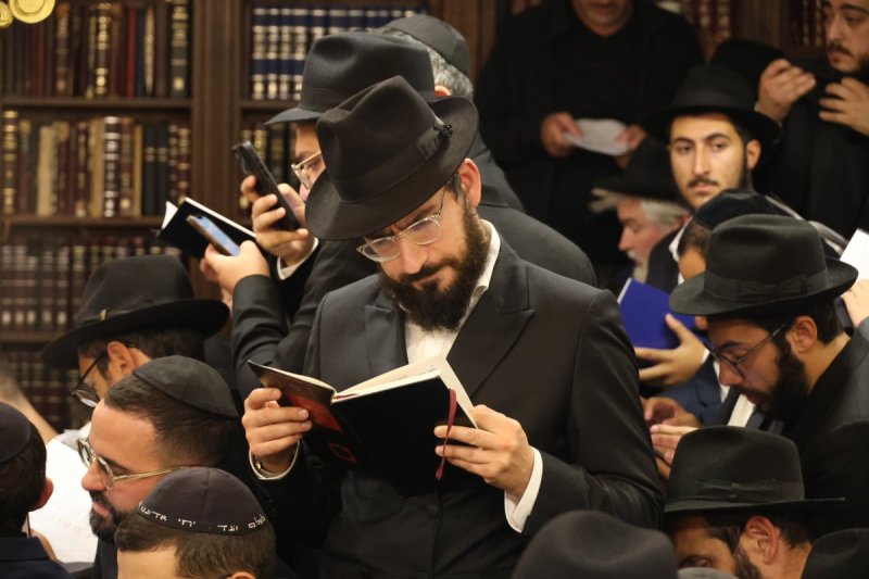 מרדכי לובעצקי