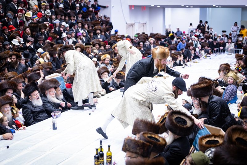 האחים לאנטשעווסקי, אברומי בלום, ואייזיק י.