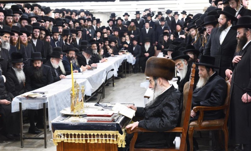 החתן מארה"ב השתתף: באלכסנדר הדליקו בבית המדרש הזמני בישיבה