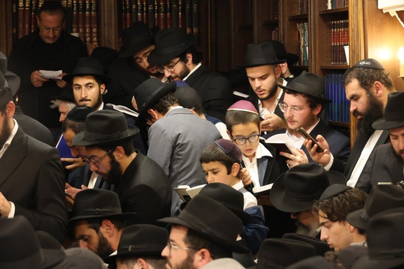 מרדכי לובעצקי