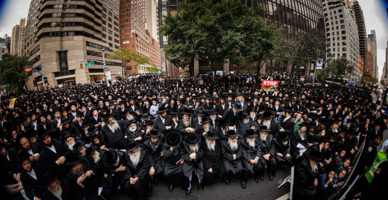 האחים לאנטשעווסקי, אברומי בלום, ד. ה. כרם, אייזיק. י, Clear shot