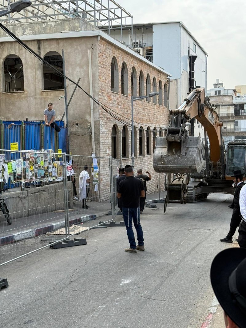 באדיבות המצלם