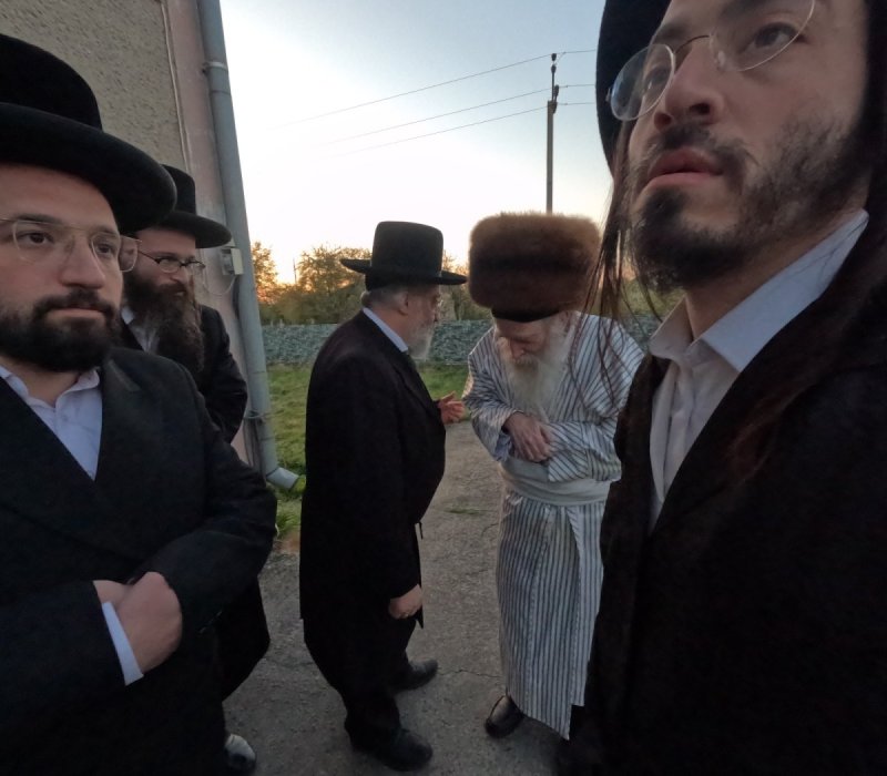 באדיבות המצלם