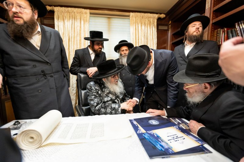 באדיבות המצלם