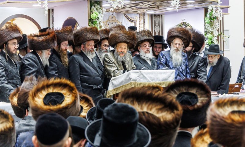 בבאבוב - 45 נעלו את החג בשילוב פאר-שפיל לנכד האדמו"ר