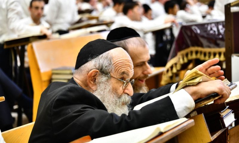 החמרה במצבו של הגאון רבי חיים ברמן: בפוניבז' קורעים שערי שמיים